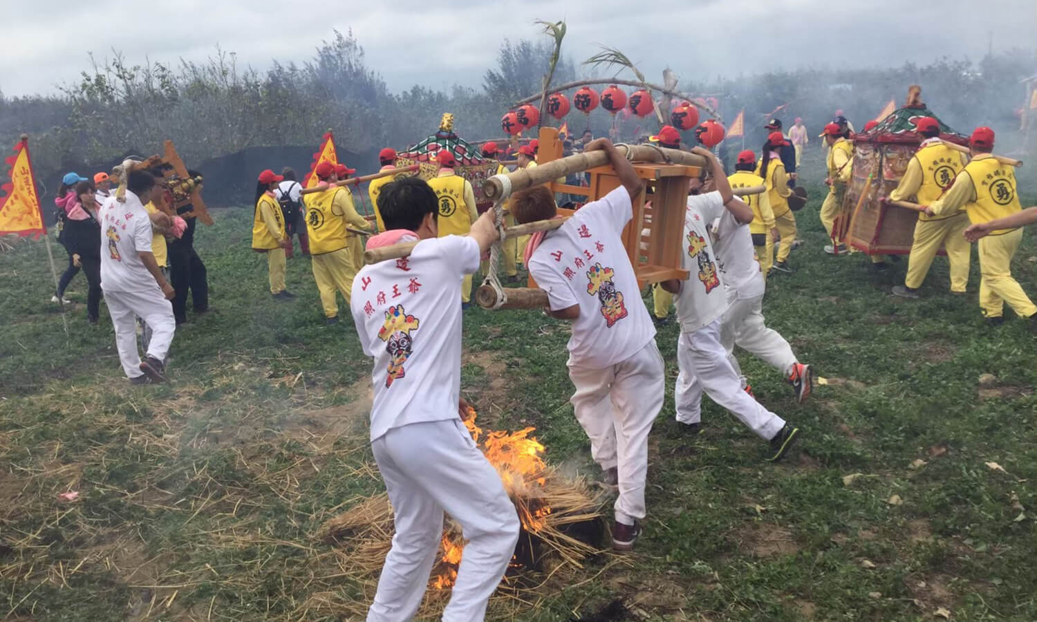 傳統古文化 新春跳火群